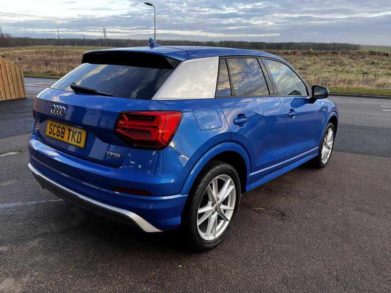AUDI Q2