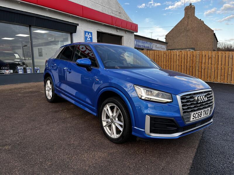 AUDI Q2