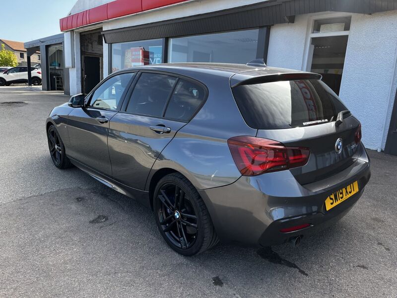 BMW 1 SERIES