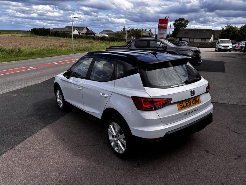 SEAT ARONA